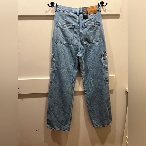 Levi’s High Rise Loose - Picture 2 of 2